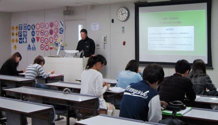学科教習室